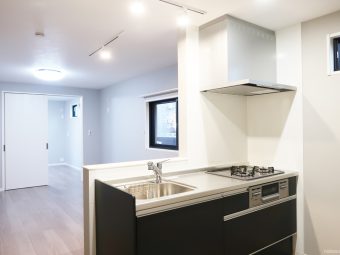 PINOT NOIR 102号室