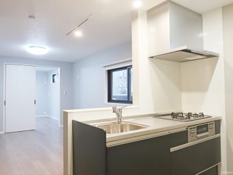 PINOT NOIR 102号室